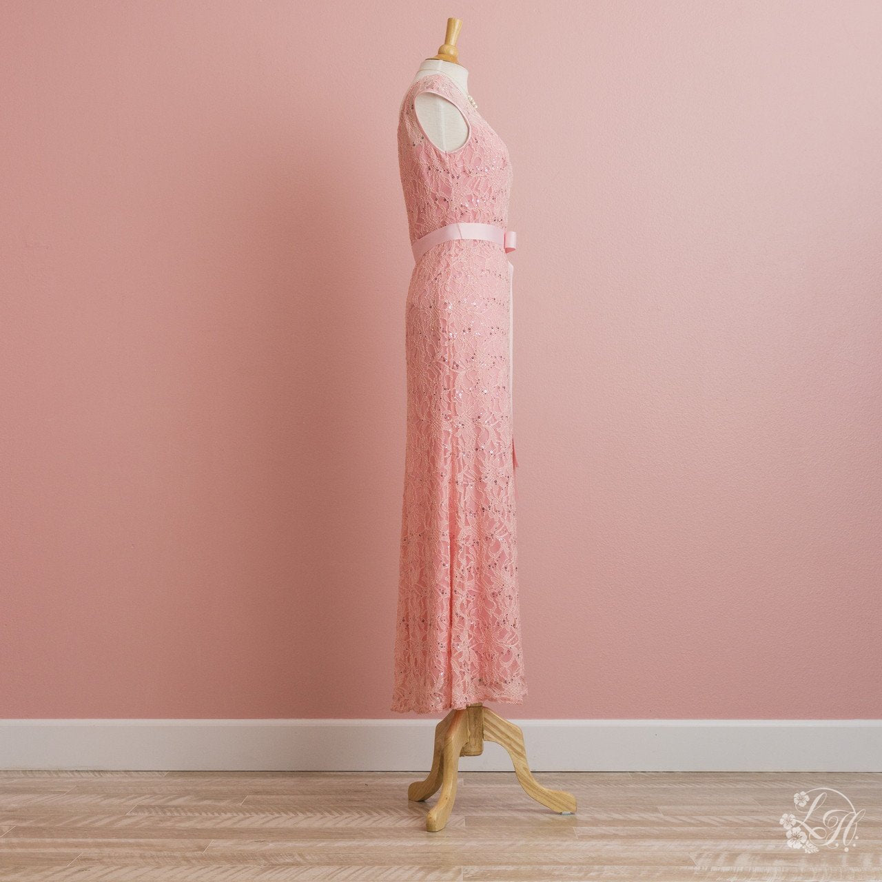 ピンク総レースパーティドレス