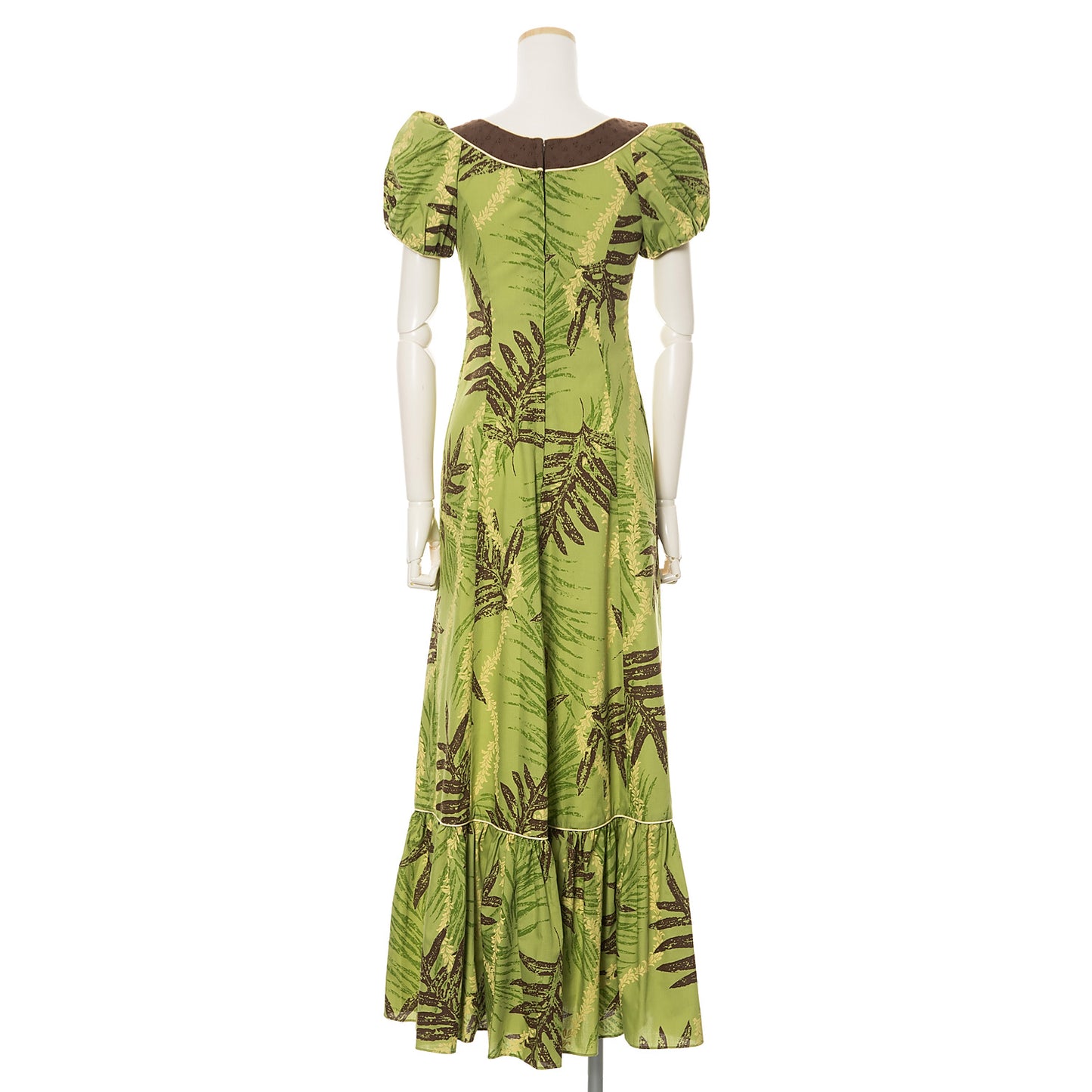 グリーンアイレットディテール ドレス 後ろ姿