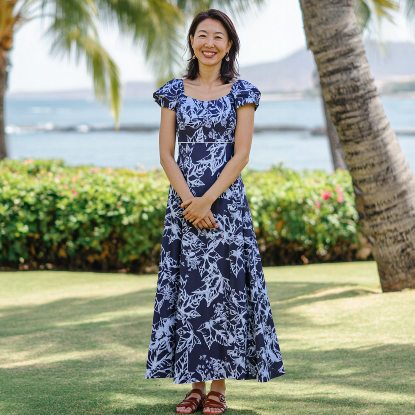 ククイ柄 ネイビー パフドレス